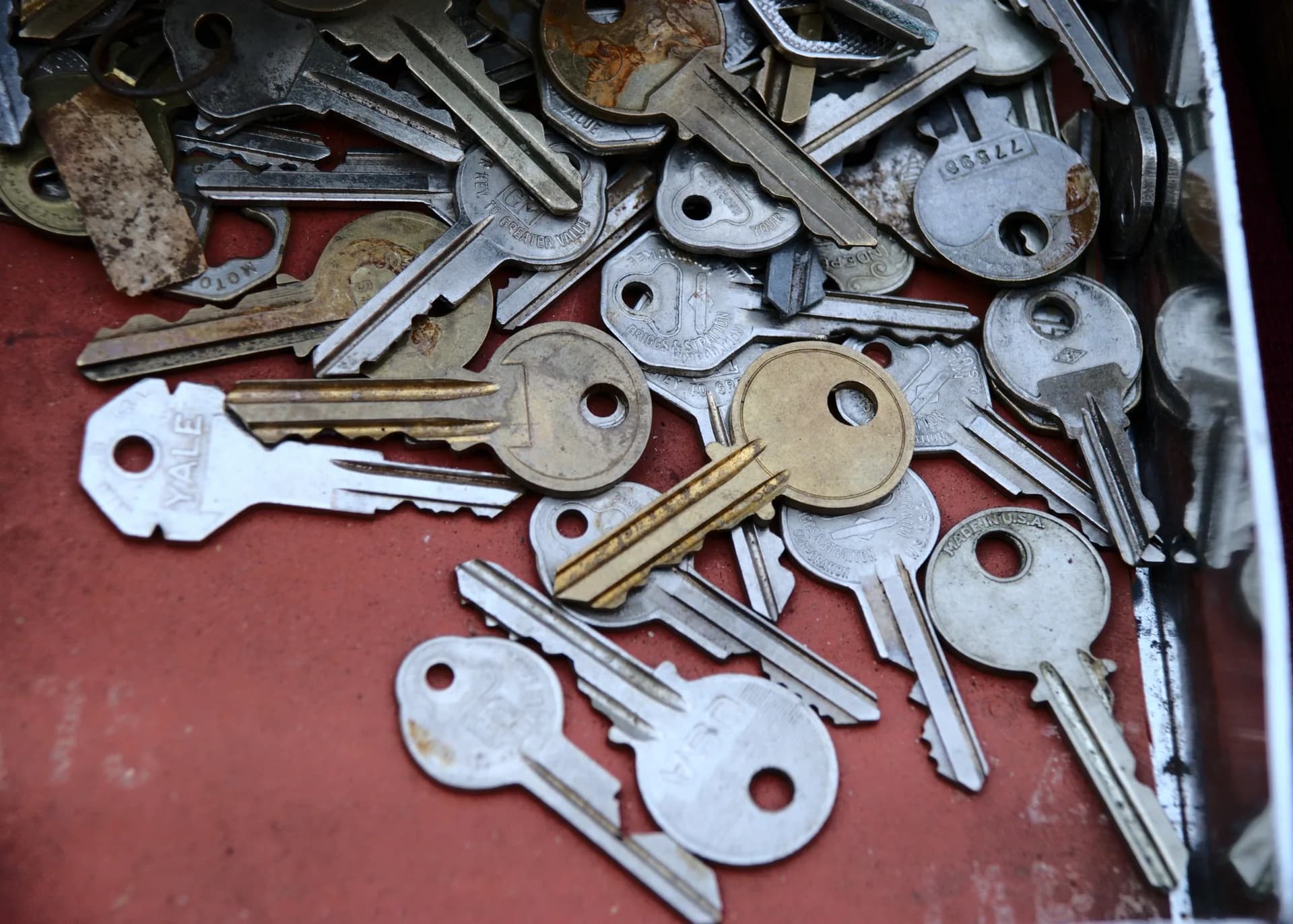A tray of assorted house and padlock keys at the Southington Security counter